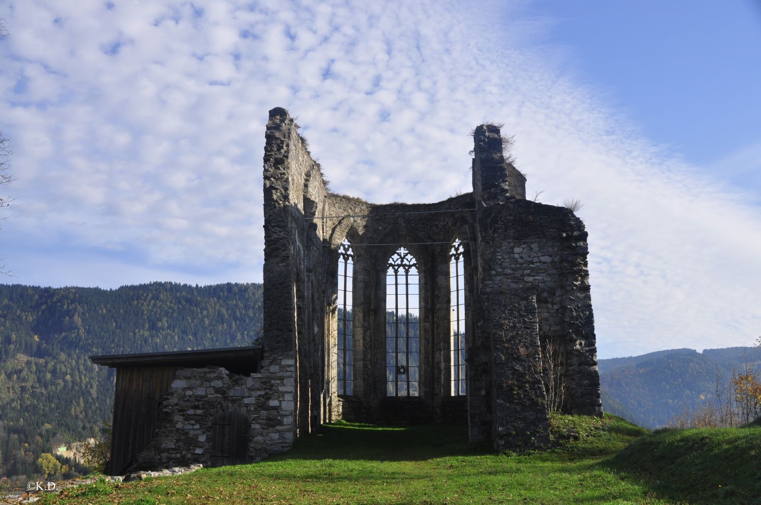 Kirchenruine auf dem Virgilienberg in Friesach