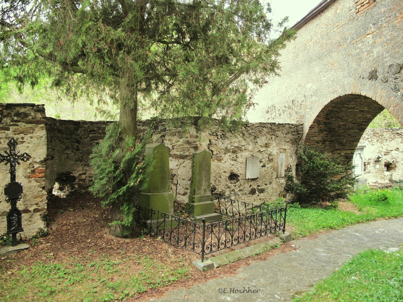 Kirchhof der Wehrkirche Senftenberg