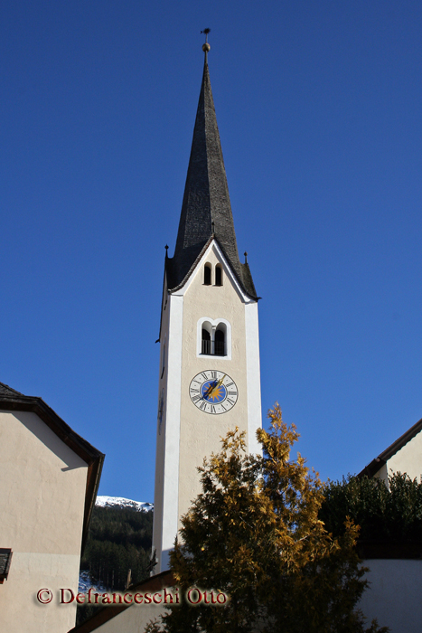 Kirchturm der Pfarrkirche Sankt Donatus in Patsch