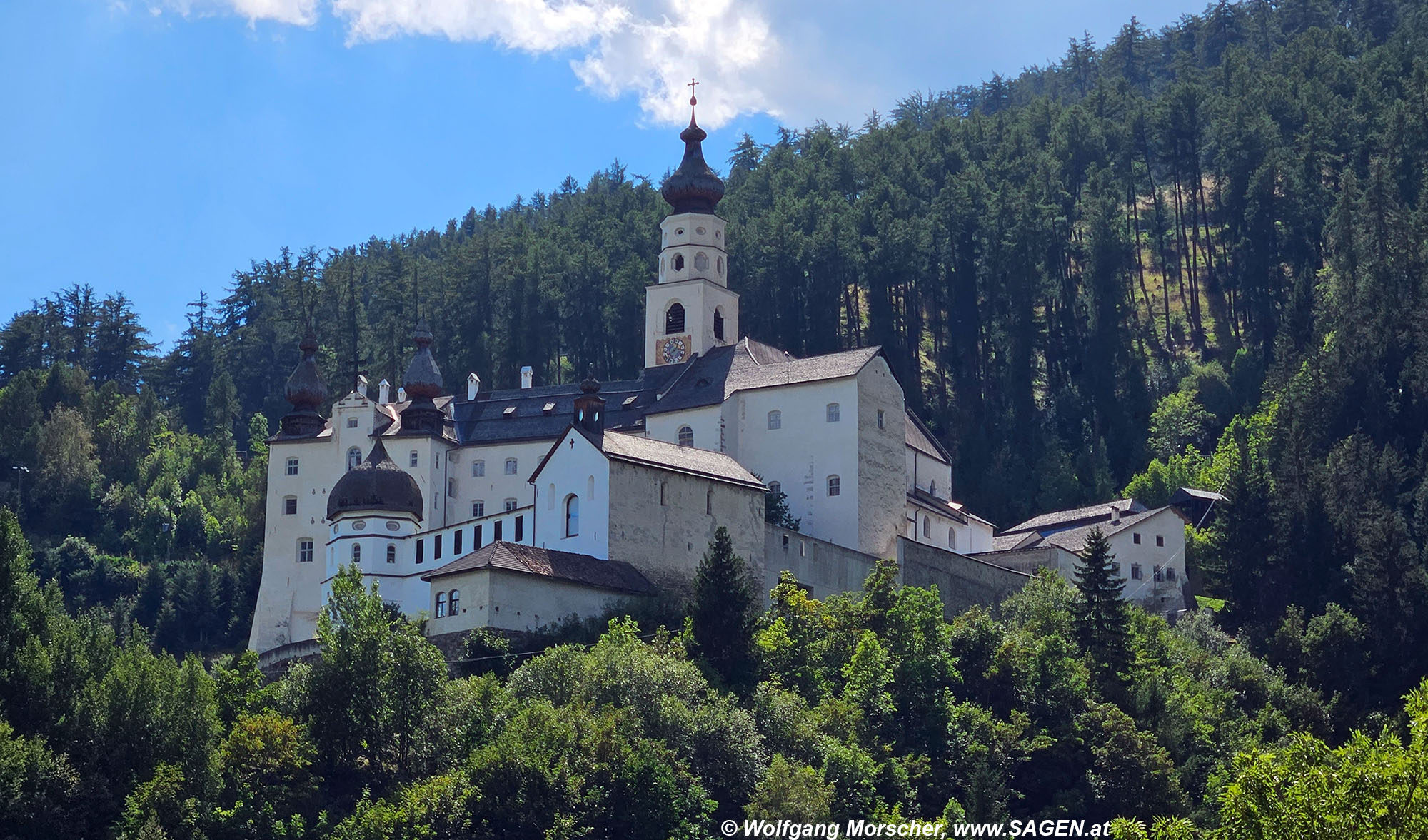 Kloster Abtei Marienberg vom Benediktsteig