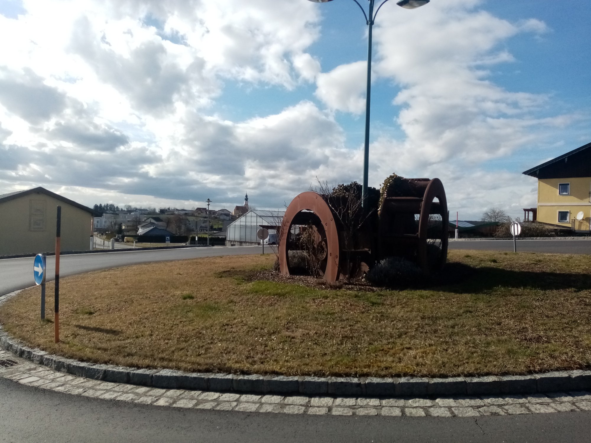 Kreisverkehr Spomenik Mühlenstraße Ostermiething