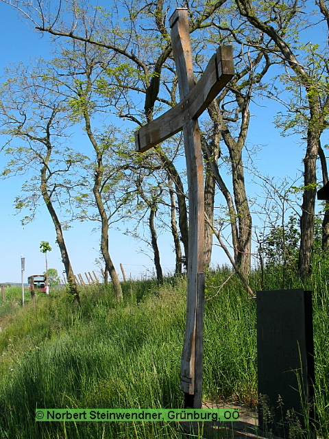 Kreuz aus Eichen-Fassdauben