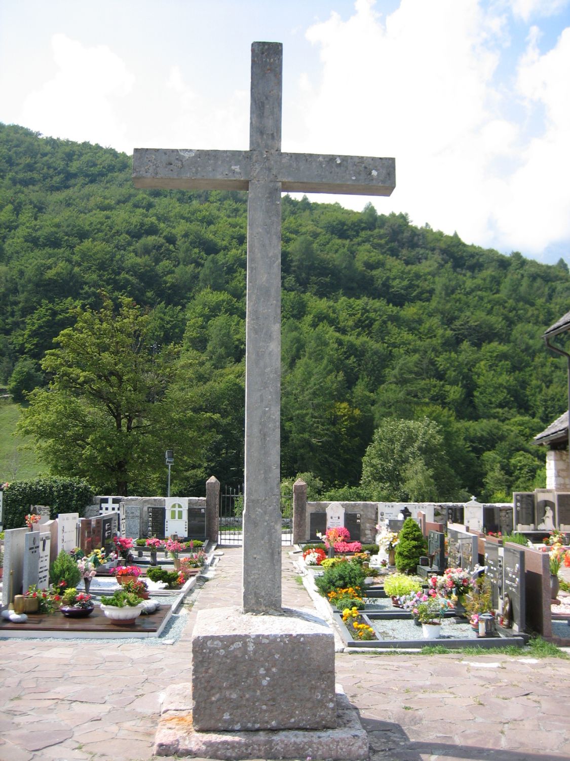 Kreuz im Friedhof  S.Tomaso, Cavedago