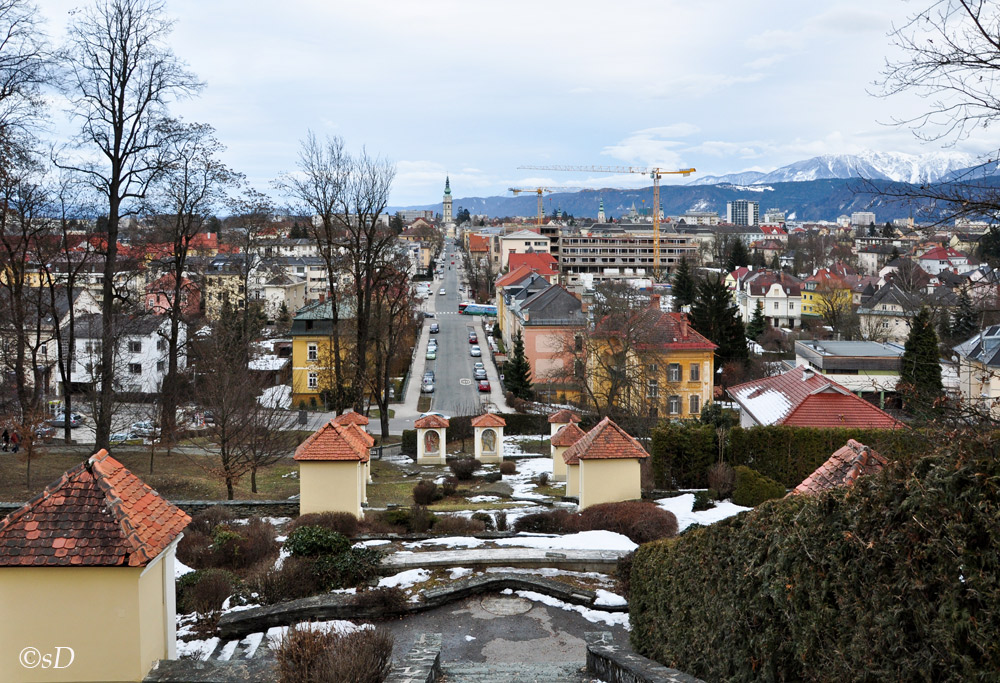 Kreuzberglkirche mit Kreuzweg