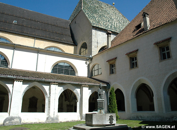 Kreuzgang Kloster Neustift - 2