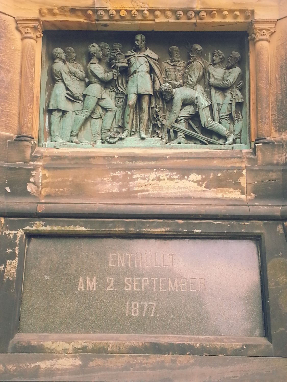 Kriegerdenkmal in Magdeburg, Szene in Bronze gegossen