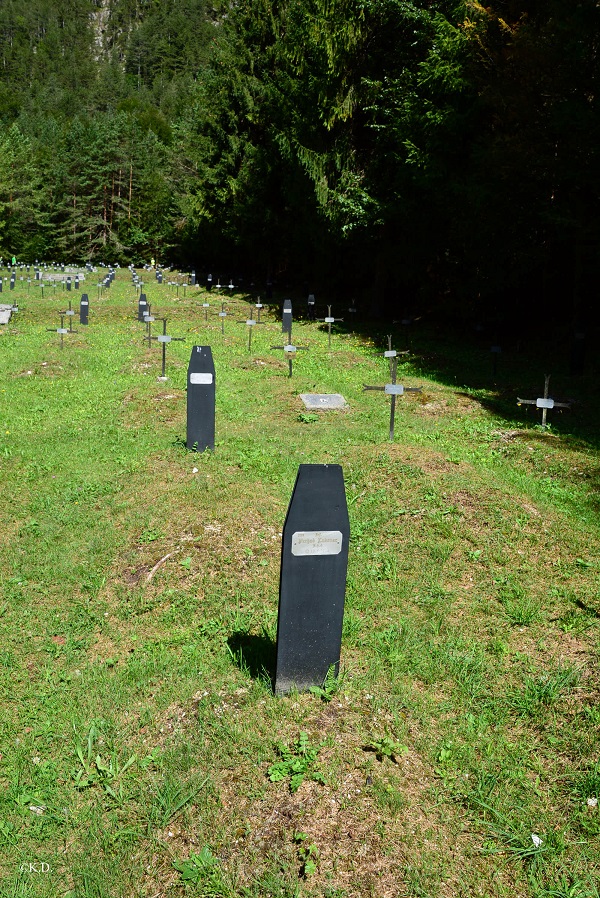 Kriegerfriedhof in Log pod Mangartom (Slowenien)