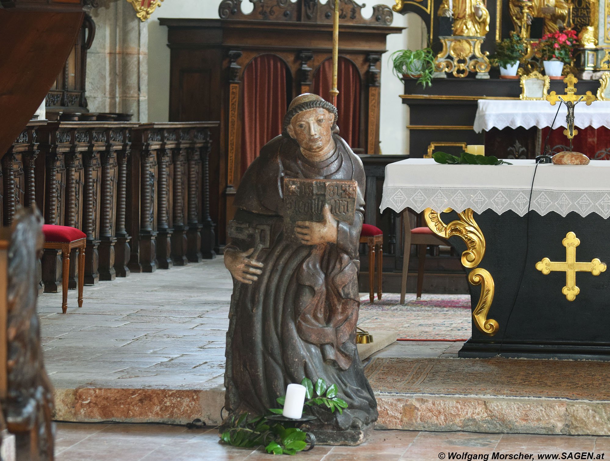 Leonhardskirche Kundl - Marmorfigur St. Leonhard