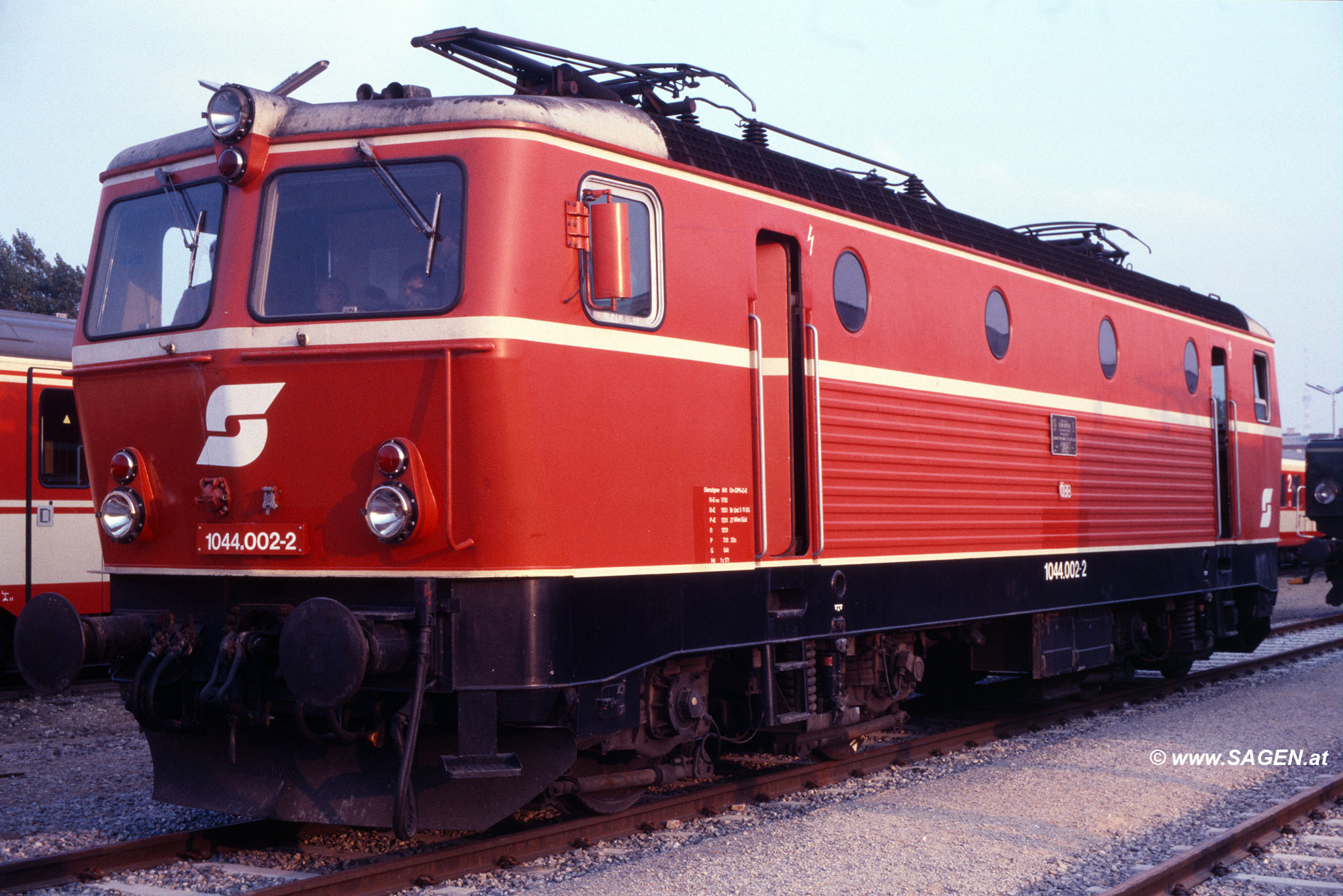 Lokomotive ÖBB 1044