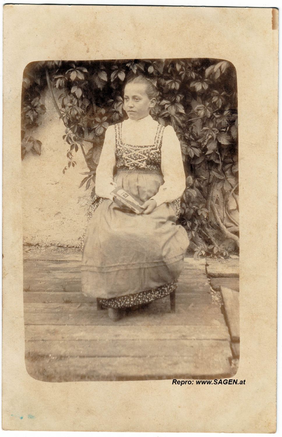 Mädchen in Tracht