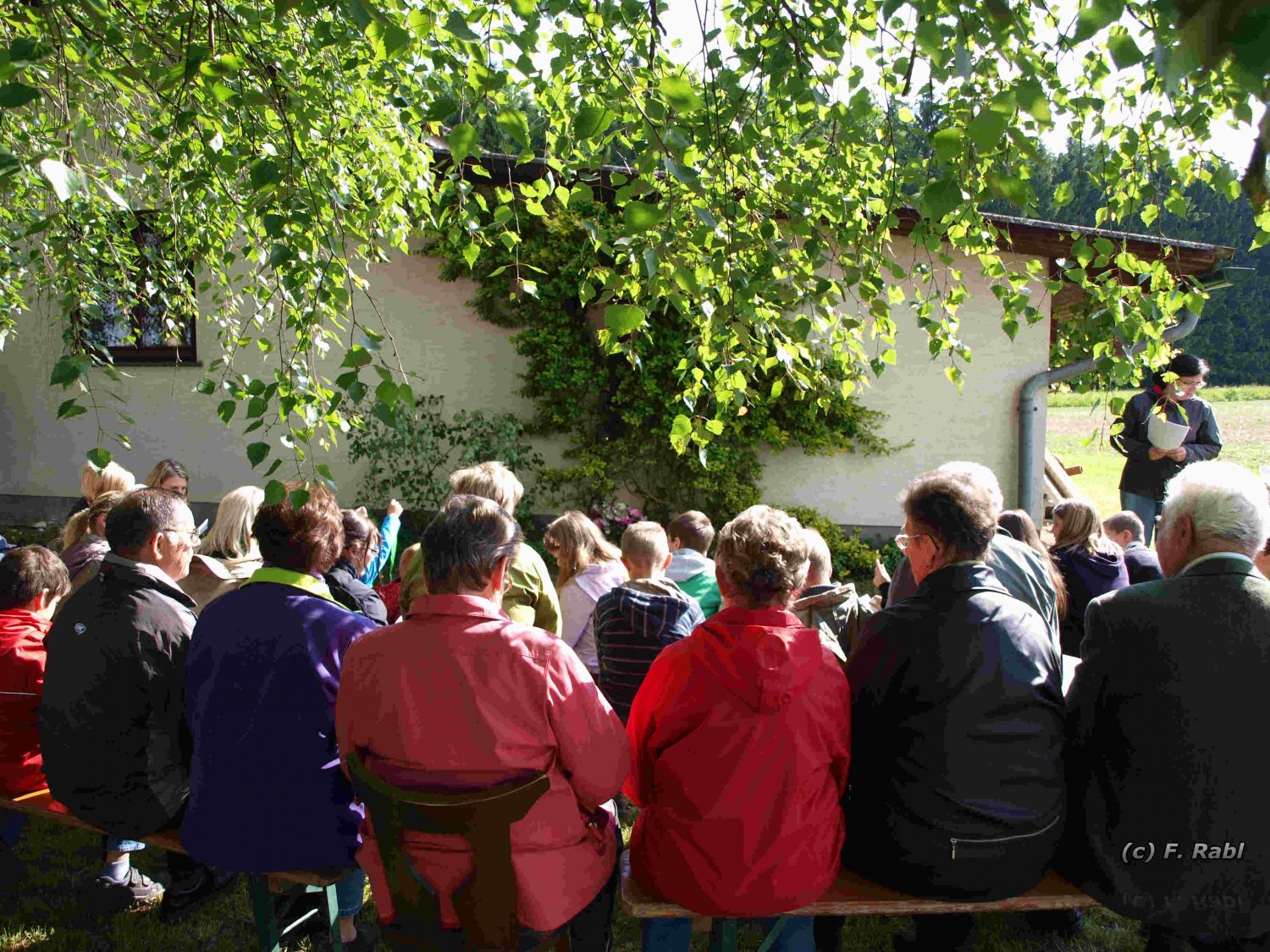 Maiandacht beim Mittendreinkreuz