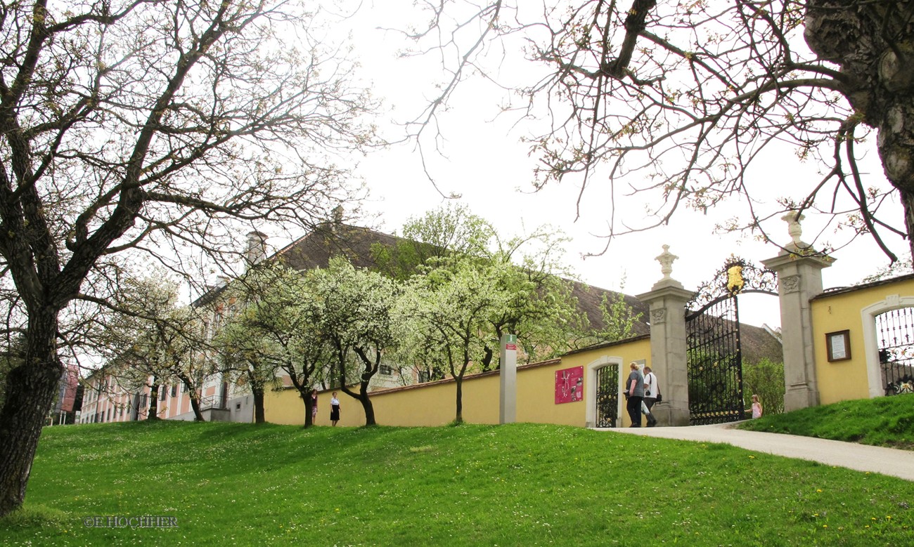 Maierhof mit Stiftsgarten