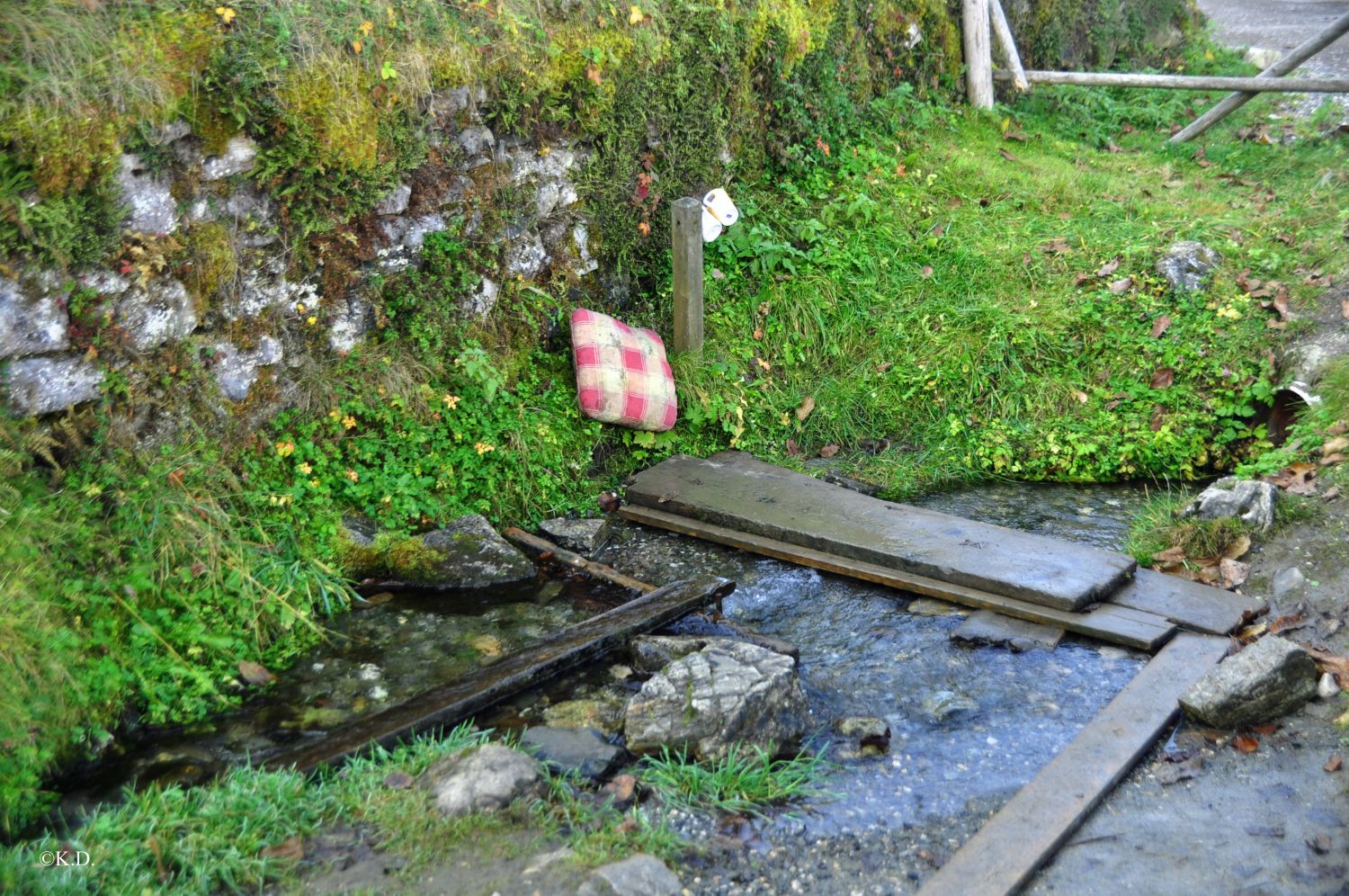 Maria Siebenbrünn (Radendorf-Gem.Arnoldstein-Kärnten)-Brunnen mit Häferln