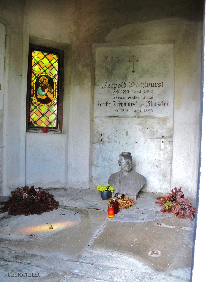 Mausoleum Drehwurst