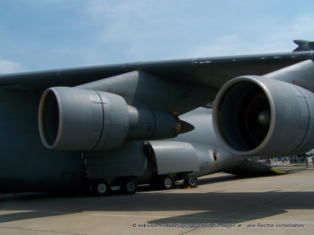 Militärtransporter auf der ILA 2010