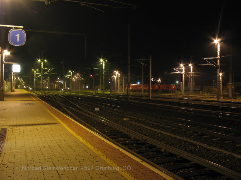 Mitternacht am Bahnhof St. Valentin