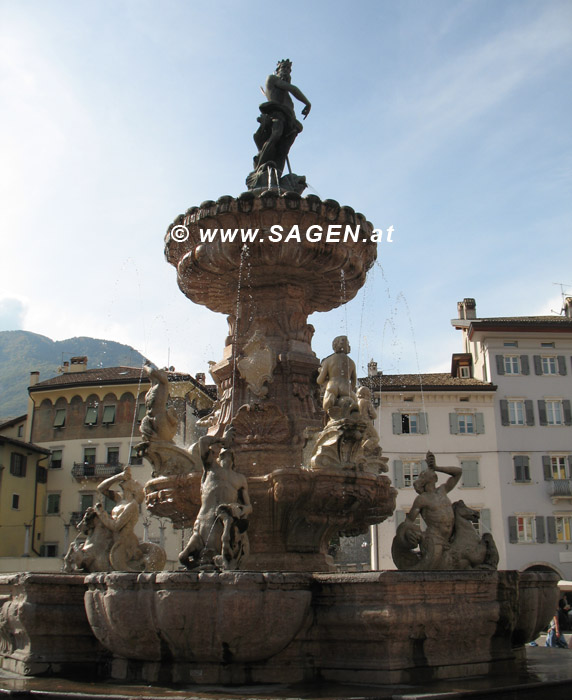 Neptunbrunnen auf dem Domplatz von Trient