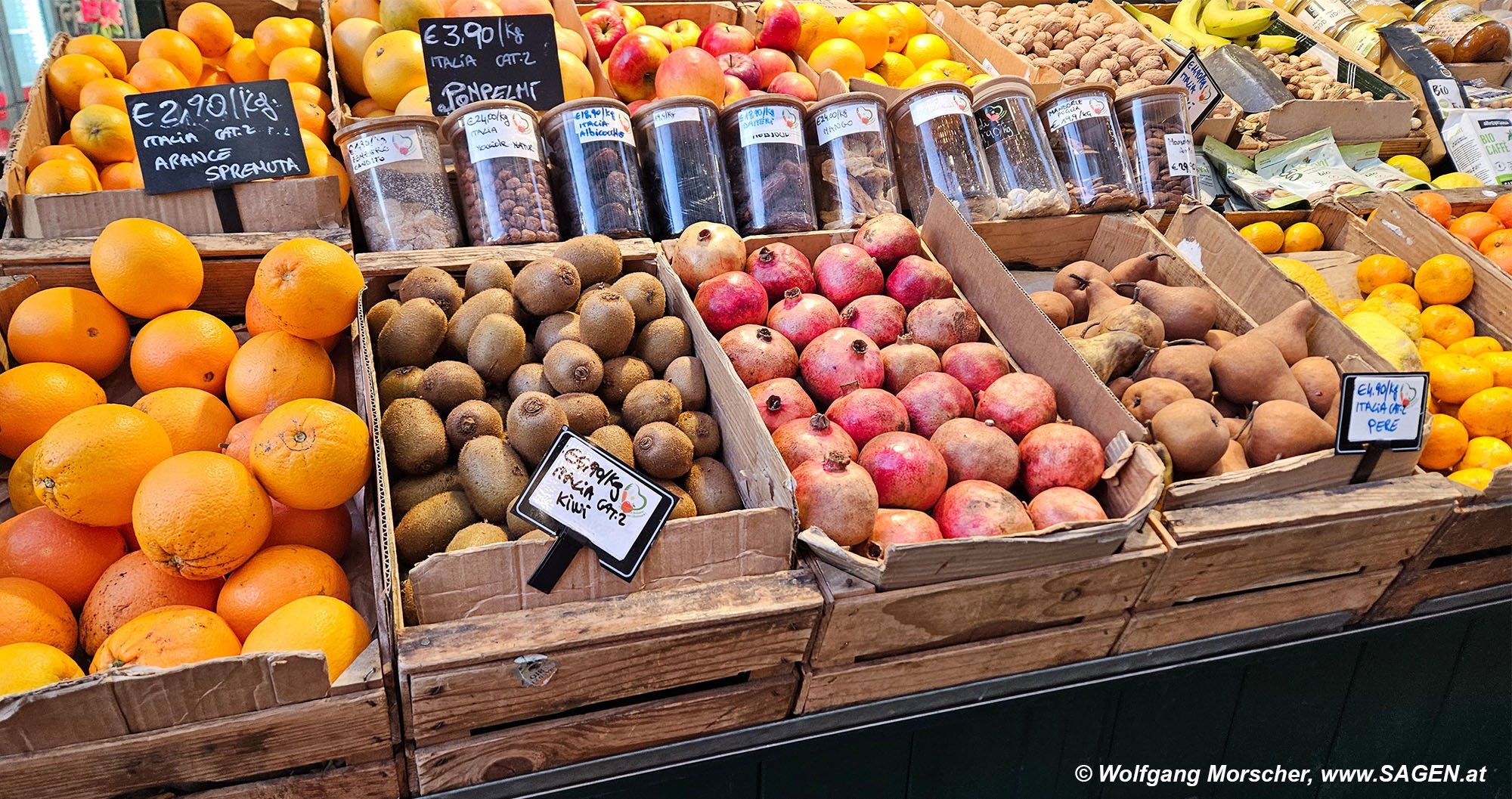 Obstmarkt Bozen