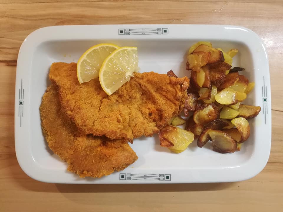 Panierte Parasole mit Bratkartoffeln