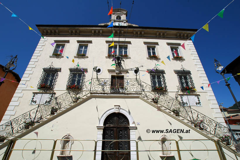 Pergine Rathaus