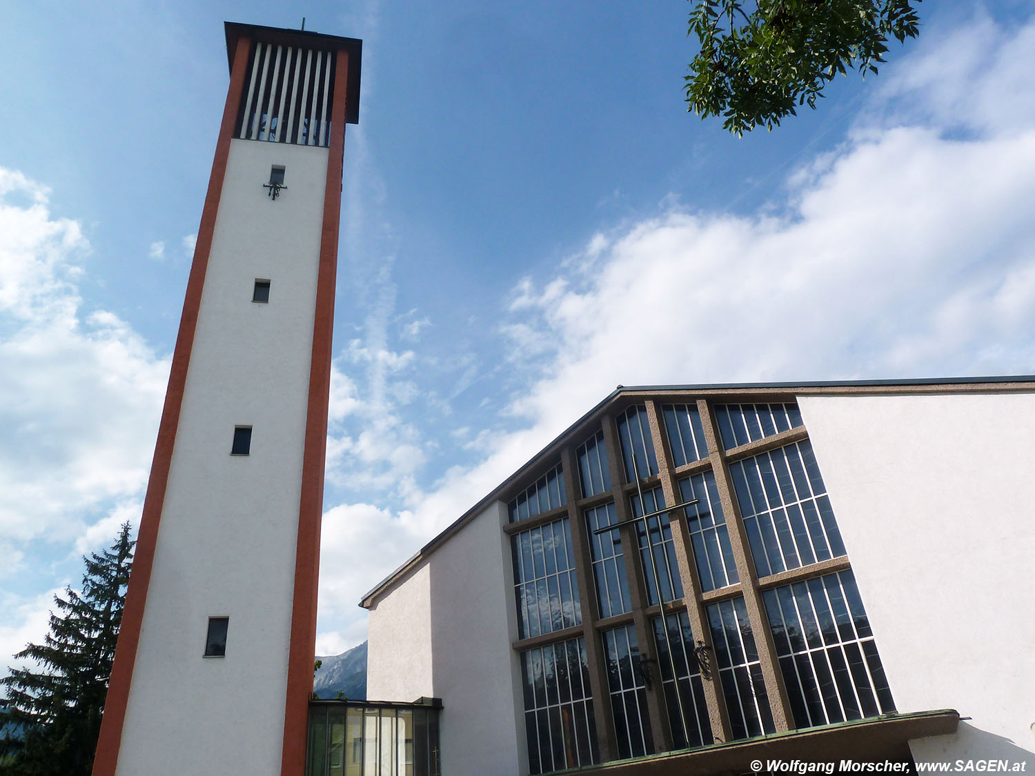 Pfarrkirche Hl. Familie, Wilten-West