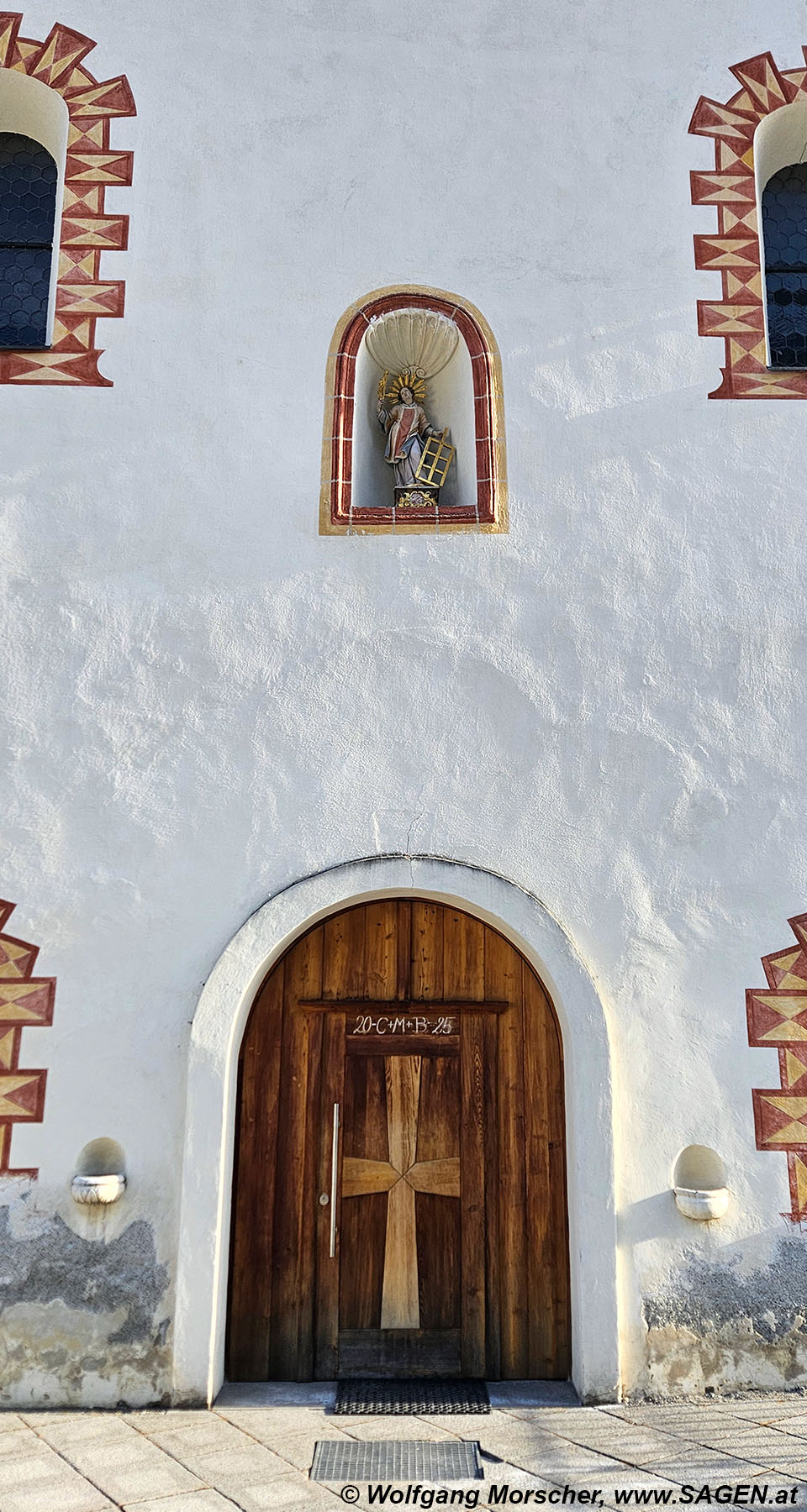 Pfarrkirche Tösens, Westfassade Heiliger Laurentius