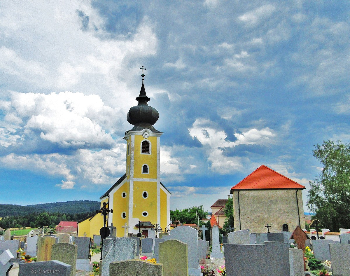 Pfarrkirche und Karner