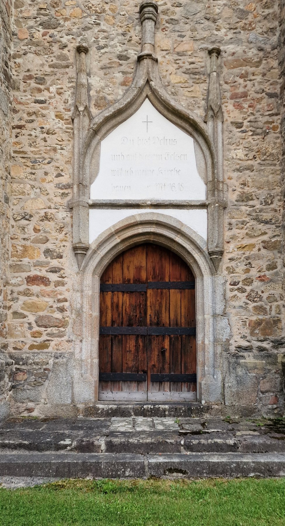 Portal der Kirche St. Peter