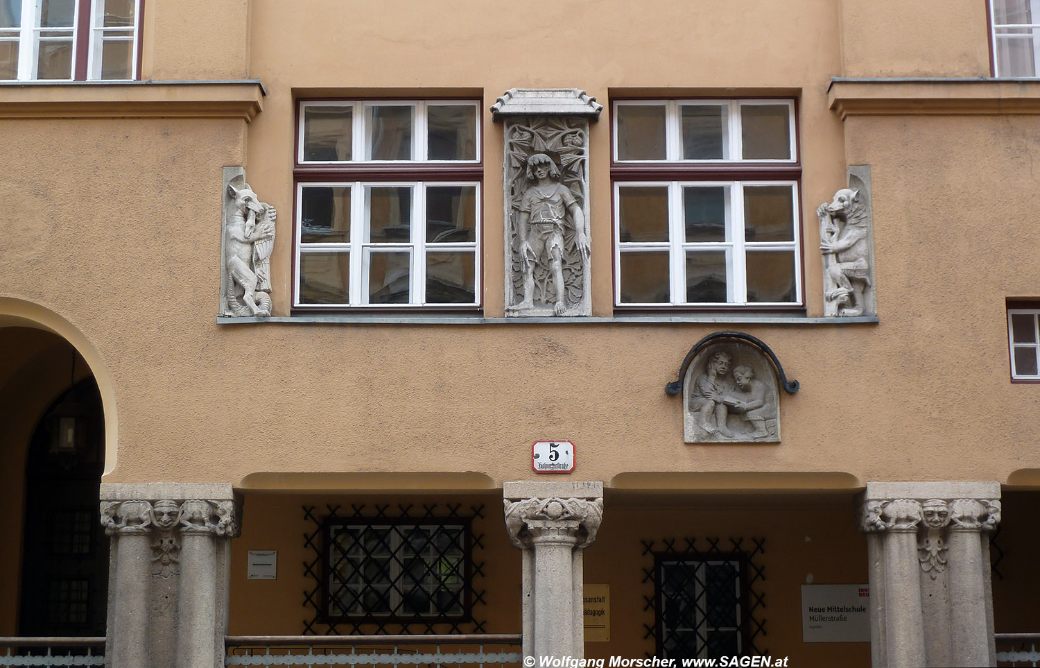 Portal Haspingerstraße 5