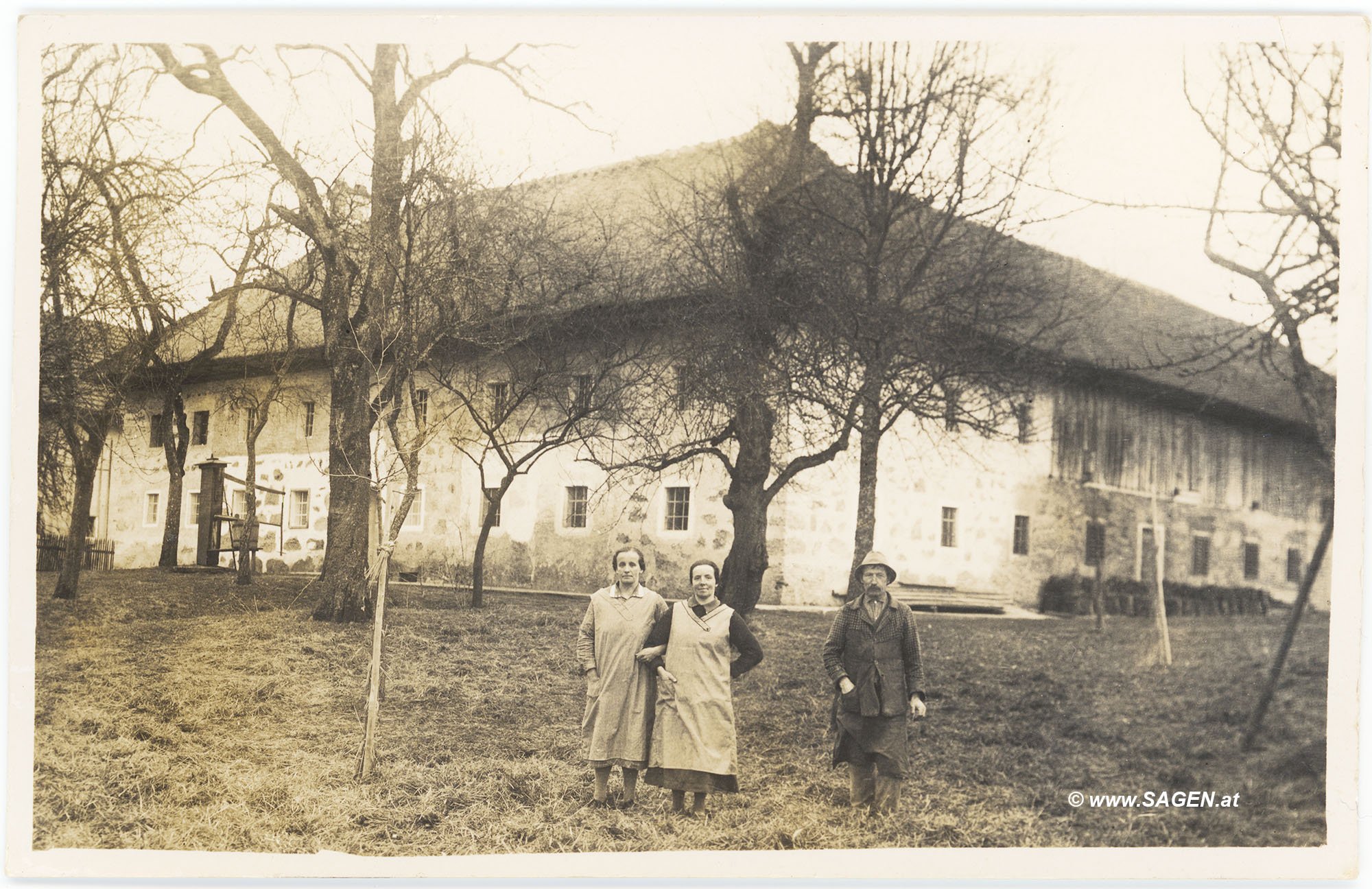 Porträt vor dem Bauernhof