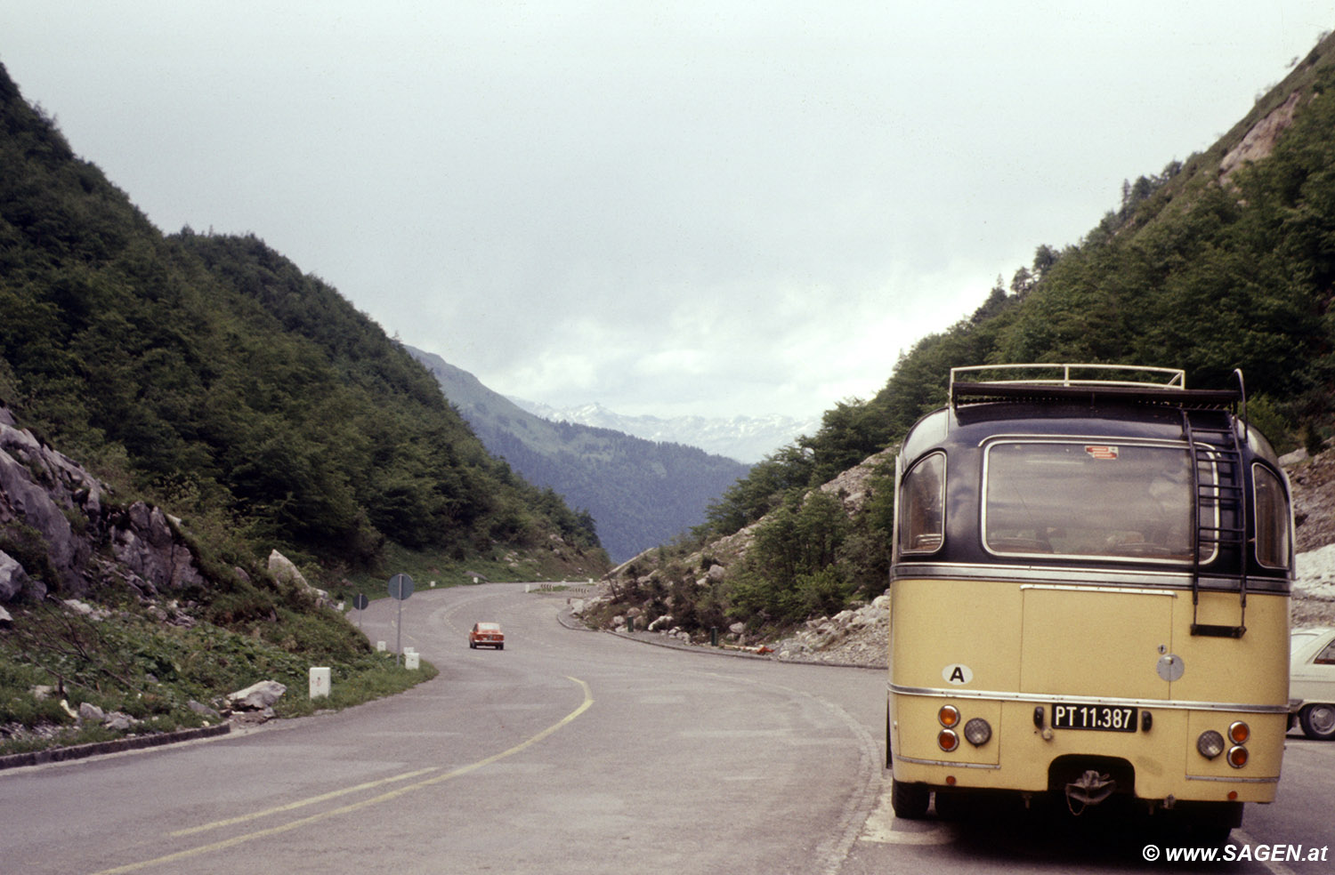 Postbus in den Bergen