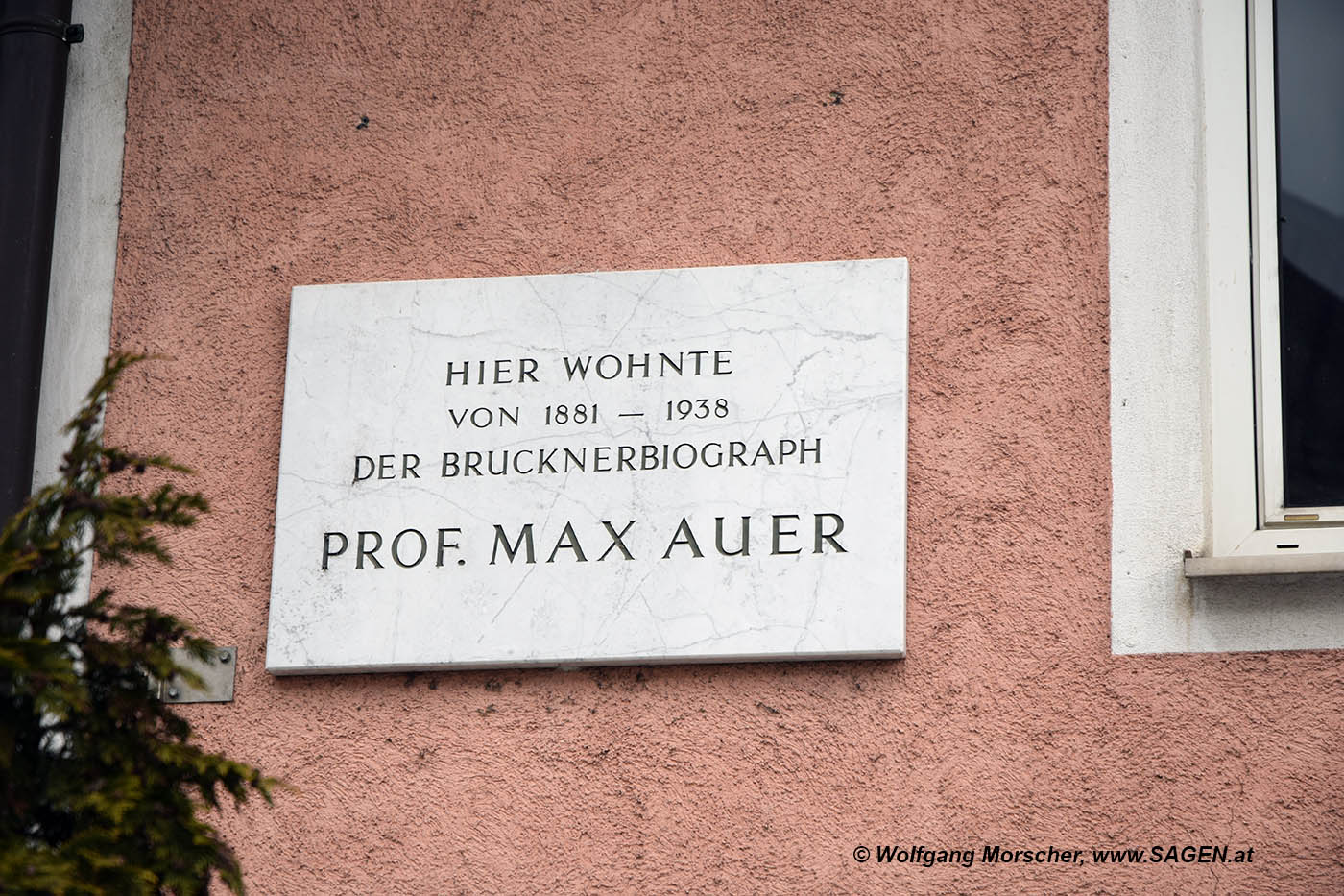 Prof. Max Auer Gedenktafel in Vöcklabruck