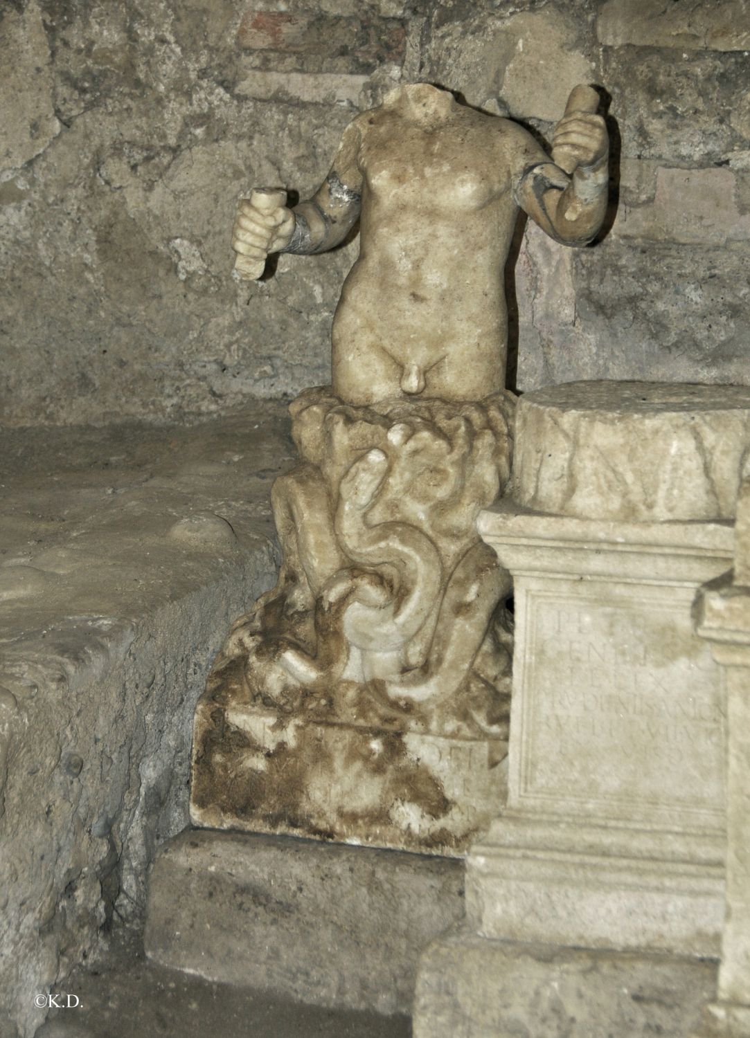 Ptuj - Mithräum I - Geburt des Mithras aus dem Felsen