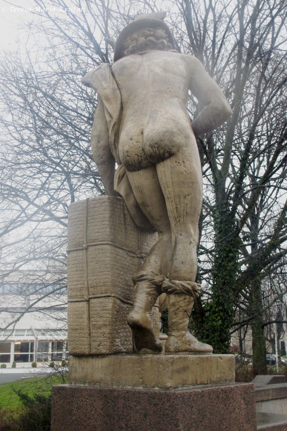 Puppenbrücke Lübeck- Skulptur Merkur