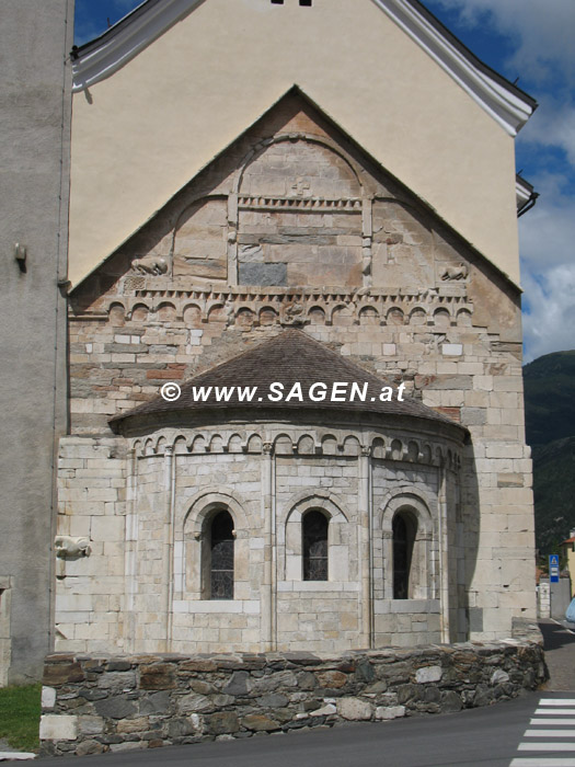 Romanische Apsis in Laas, Vinschgau (Südtirol)