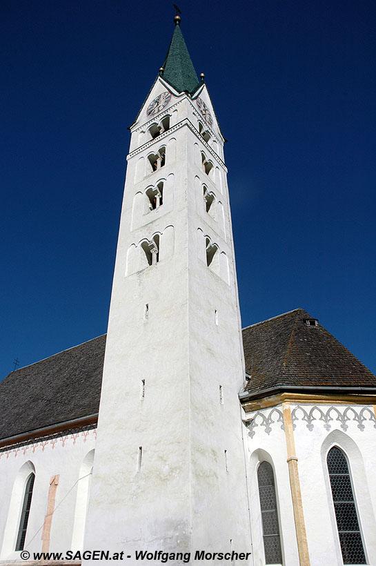 romanischer Kirchturm Prutz