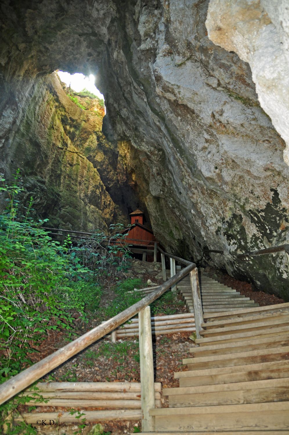 Rosaliengrotte auf dem Hemmaberg in Südkärnten