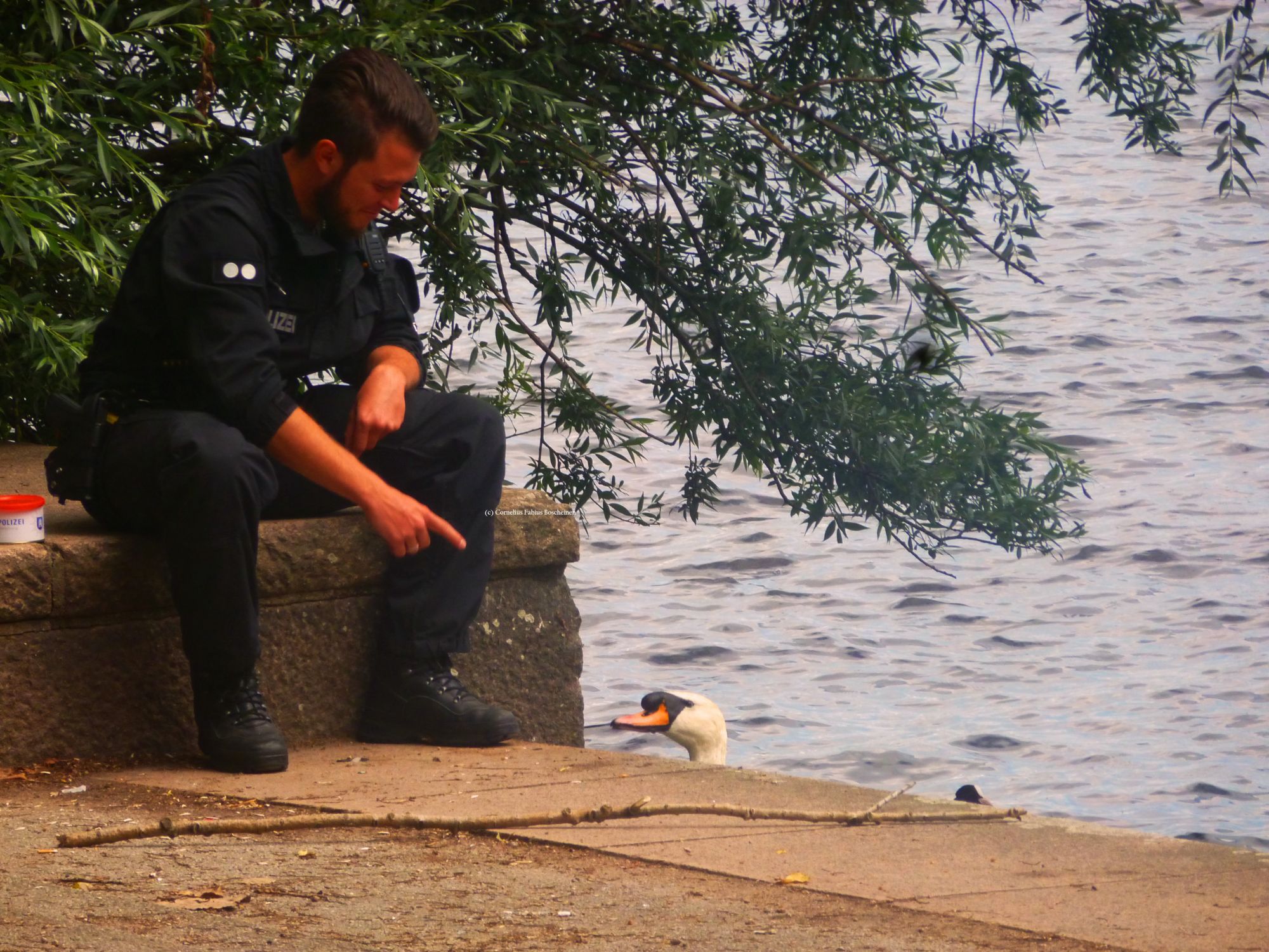 Ruhephase an der Außenalster während des G20 Gipfels in Hamburg.