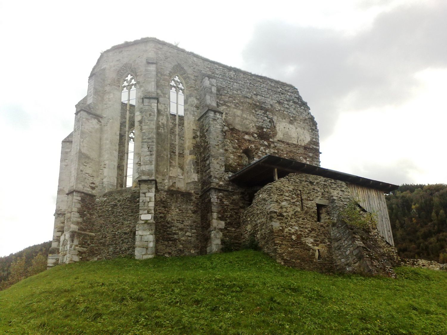 Ruine der Probsteikirche Virgilienberg 1, Friesach (K).