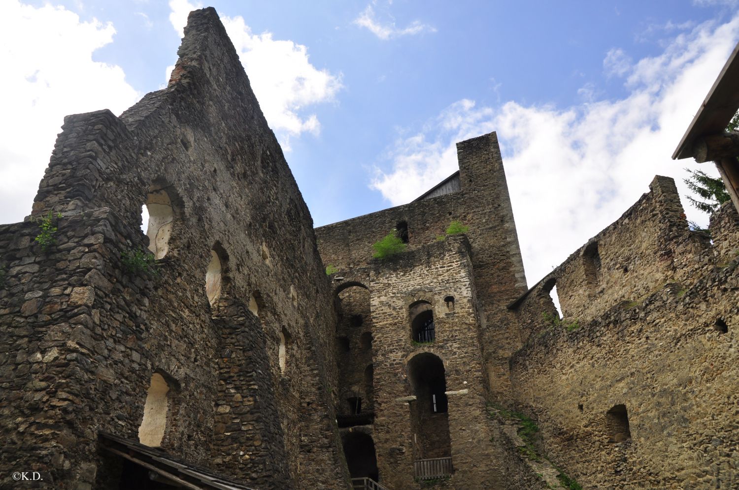 Ruine und Kirche Frauenburg bei Unzmarkt (Steiermark)