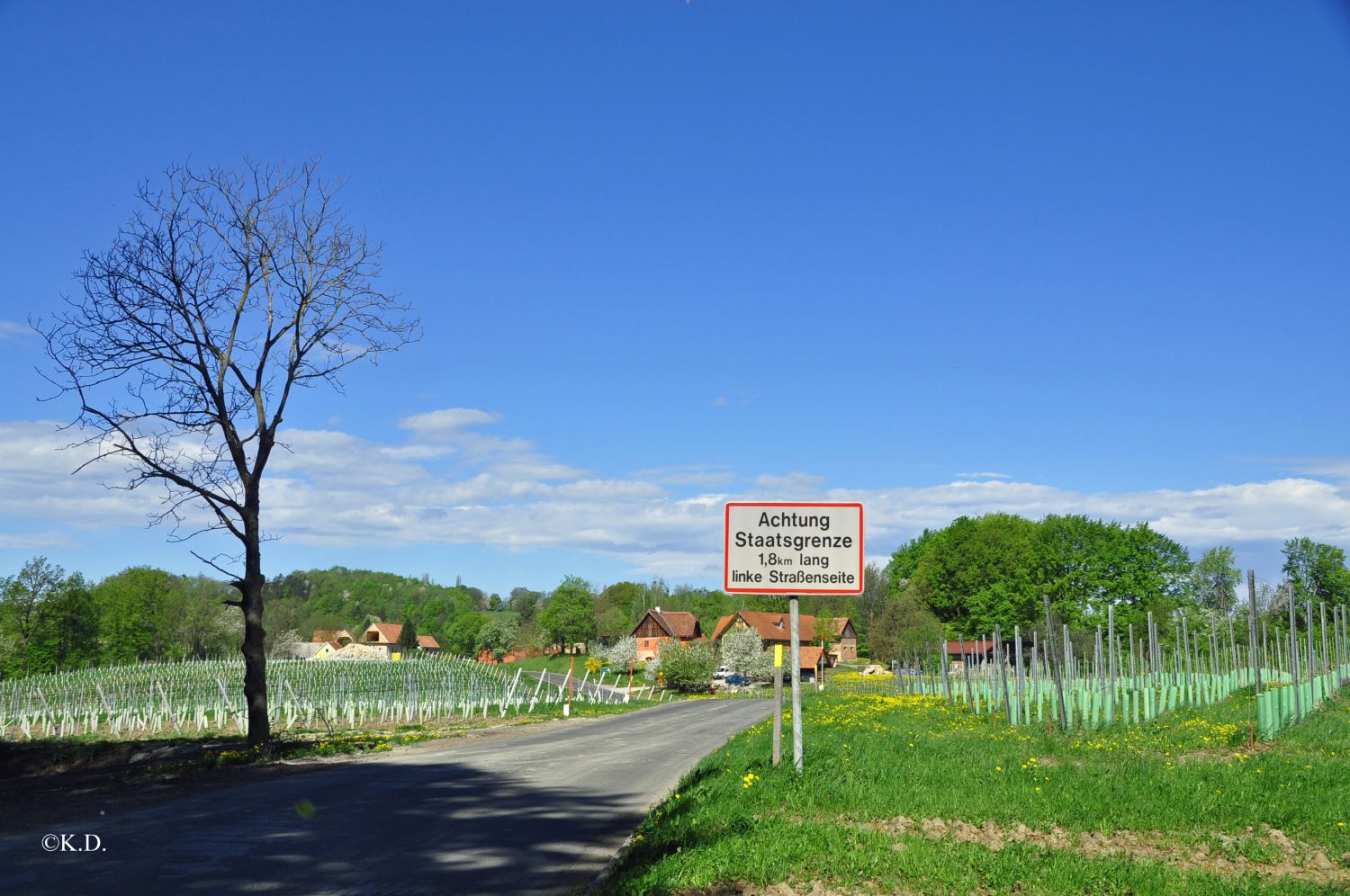 Südsteirische Weinstraße, Staatsgrenze Straßenmitte