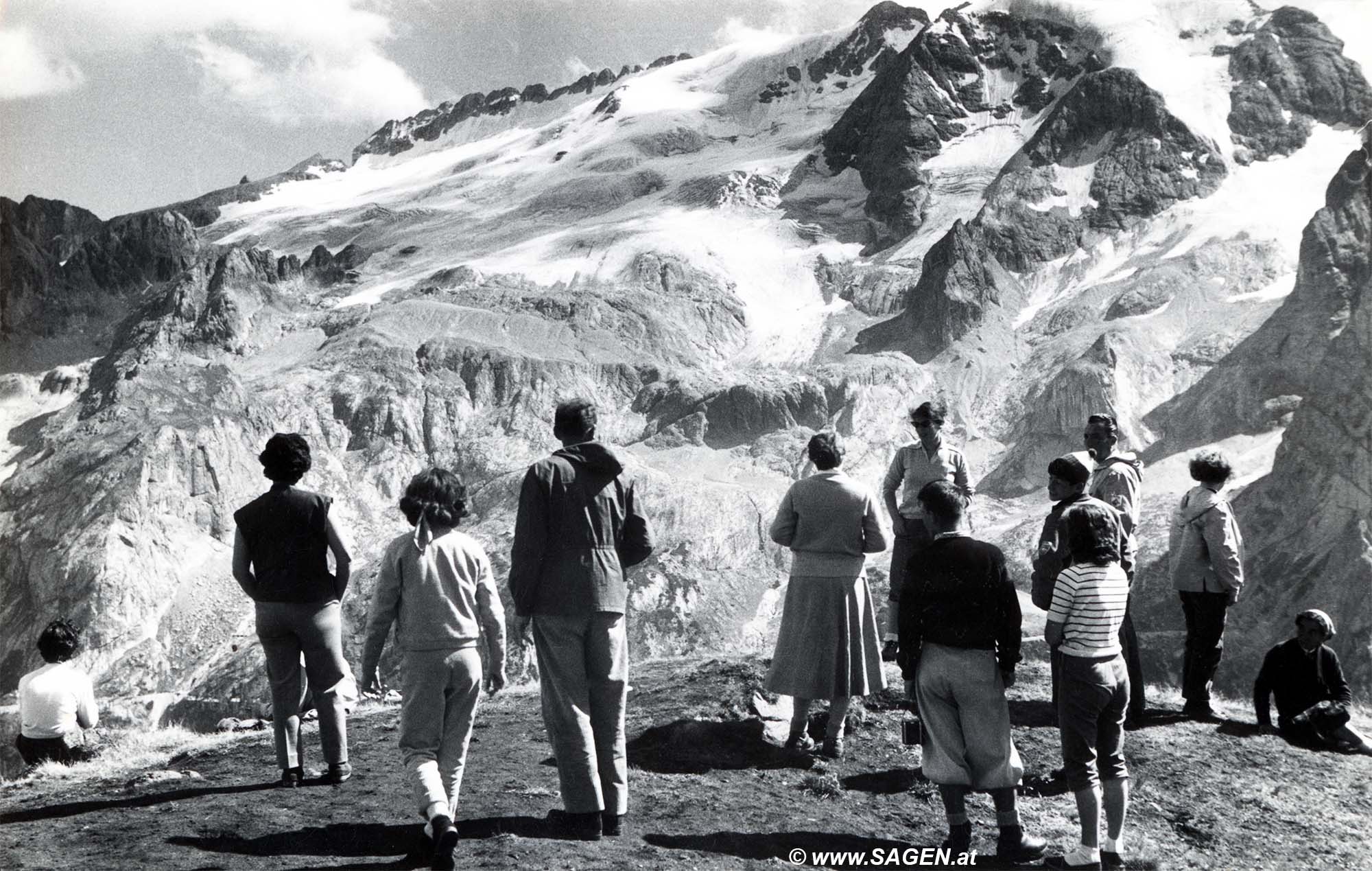 Südtiroler Bergwelt - Blick von der Rifugio Luigi Gorza 1956