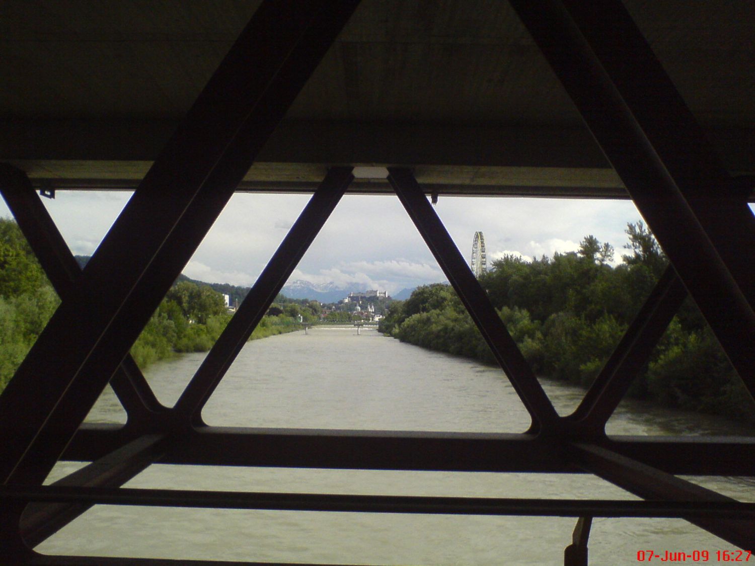 Salzach Stadt Salzburg im Norden