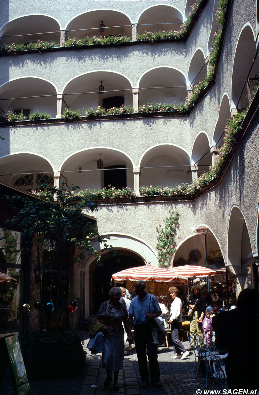 Salzburg Altstadt Innenhof