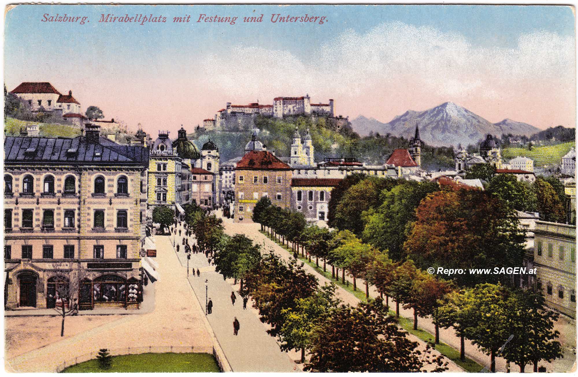 Salzburg Mirabellplatz mit Festung und Untersberg