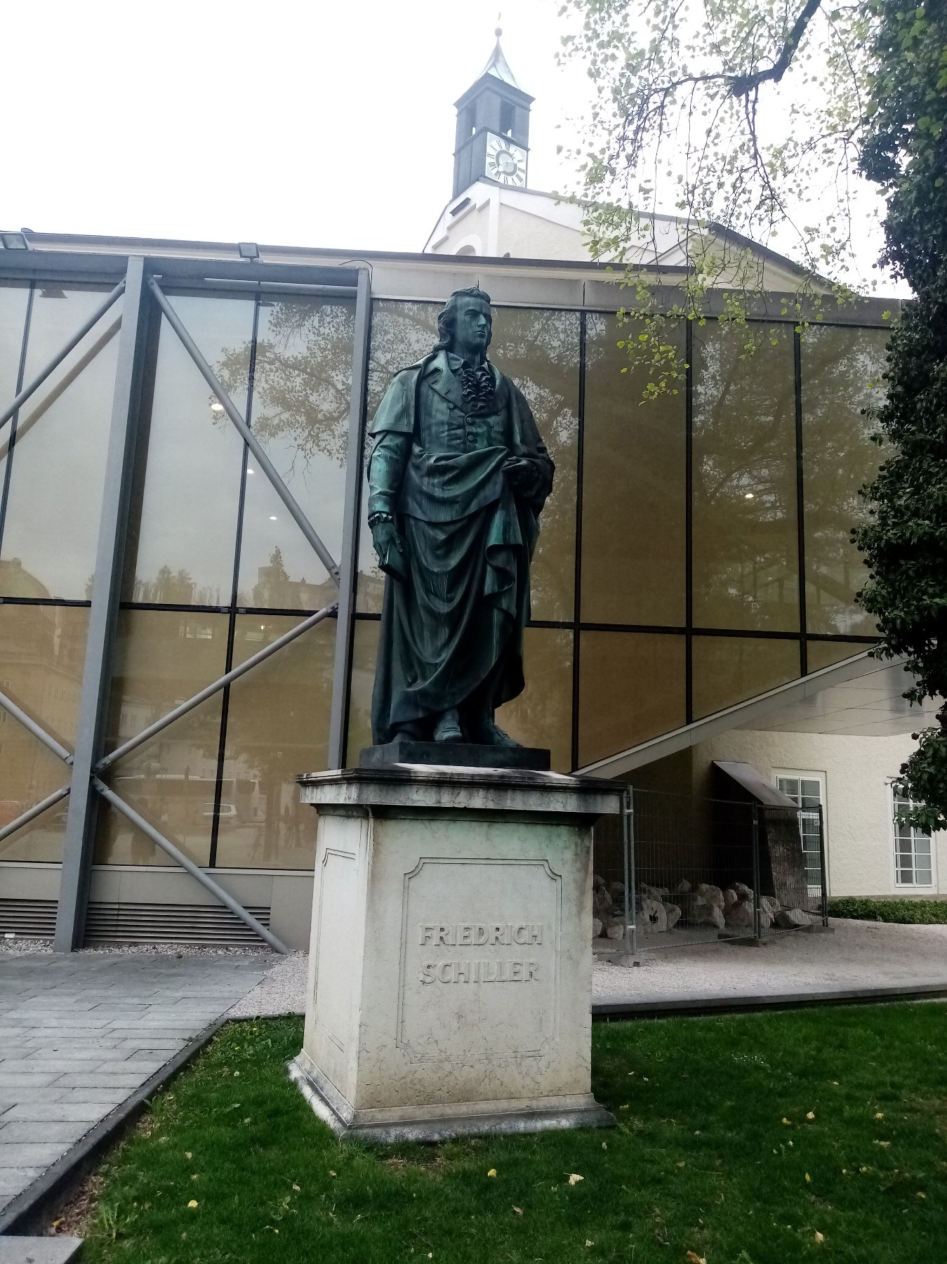 Schiller Denkmal Salzburg Aula