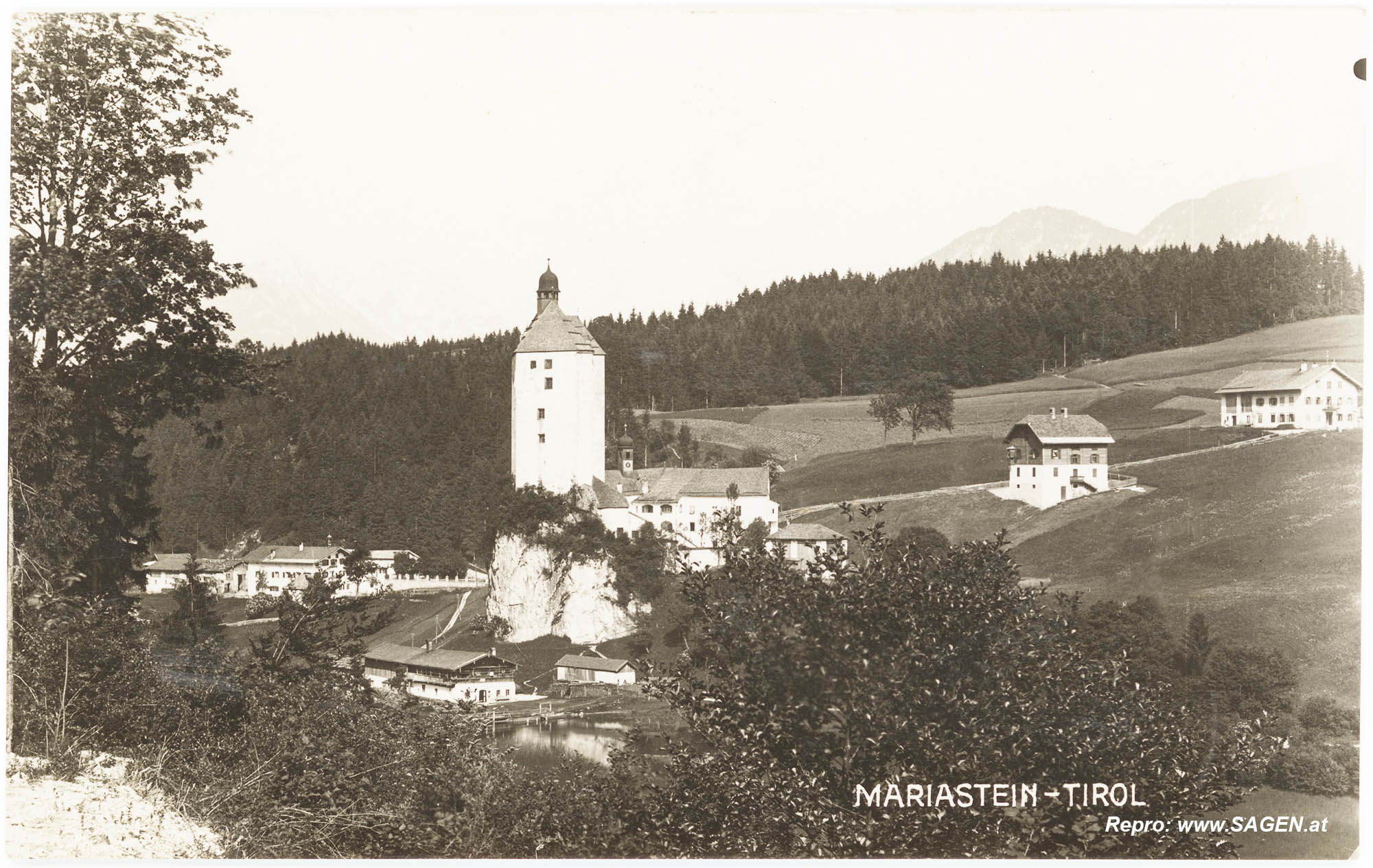 Schloss und Wallfahrtskirche Mariastein, Tirol um 1933