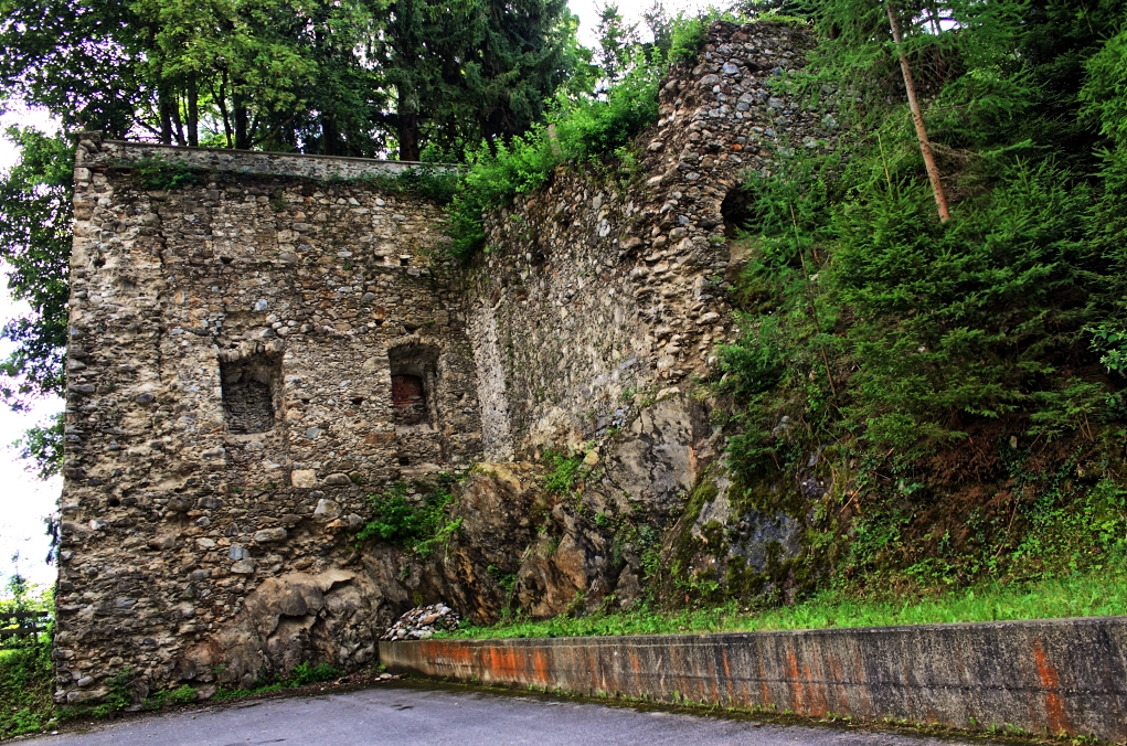 Schlossmauer