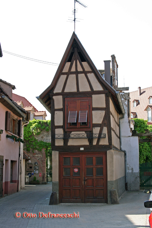 Schmales Fachwerkhaus in Obernai