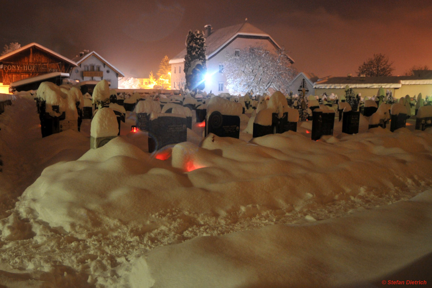 Silvesterbrauchtum Friedhof